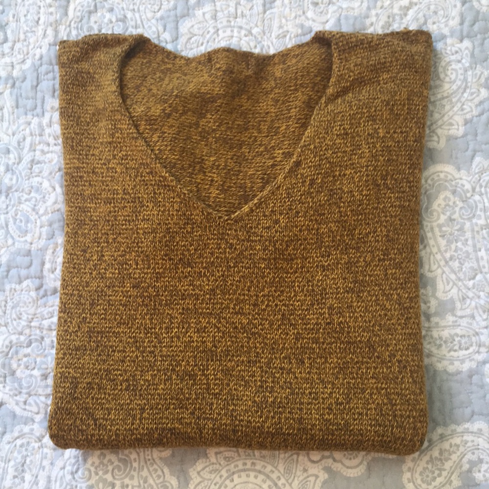 OLD NAVY M yellow sweater